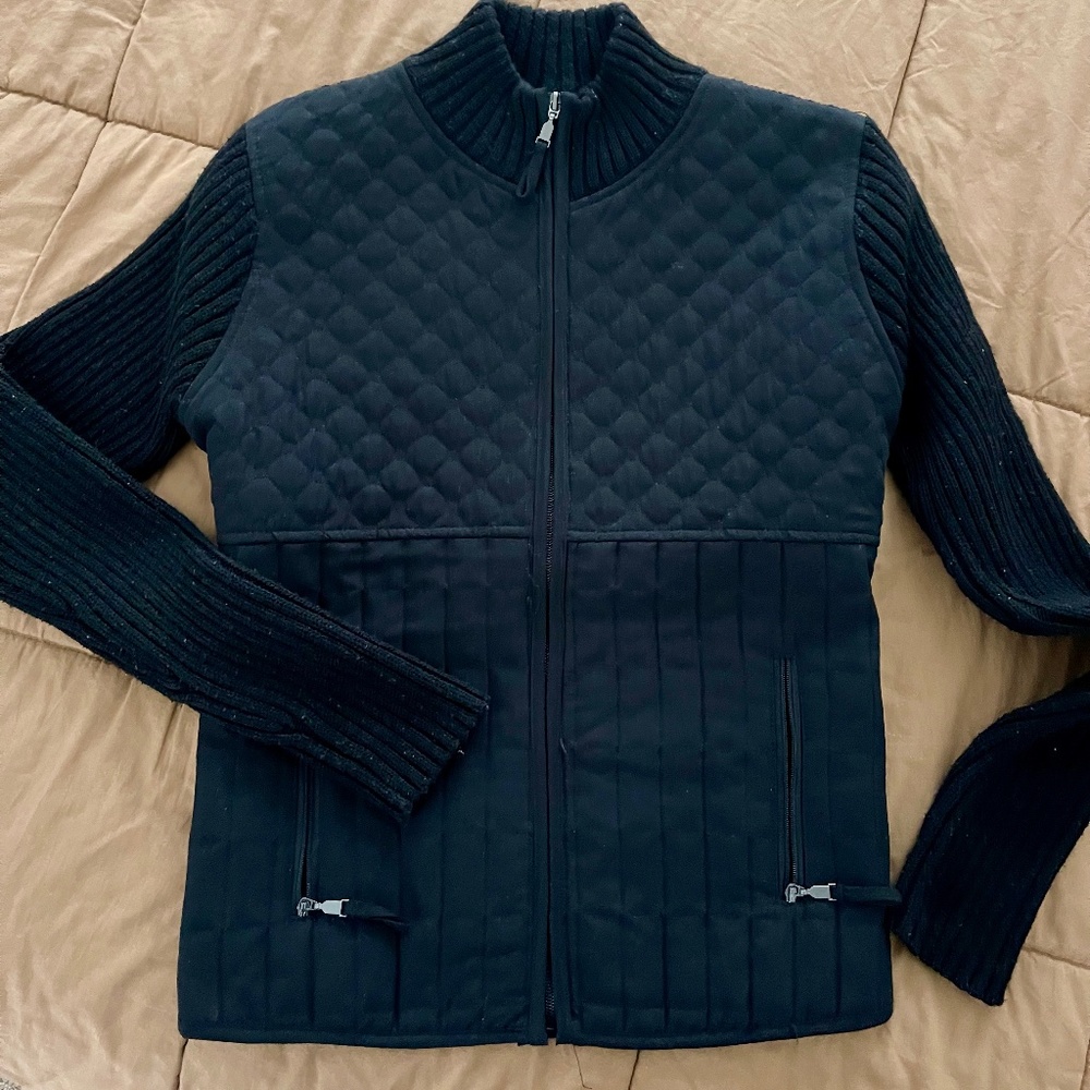 Sweater with zipper